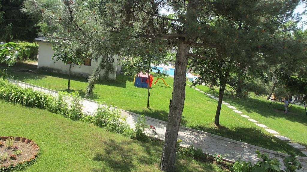 Балнеохотел Роза Strelcha Bagian luar foto