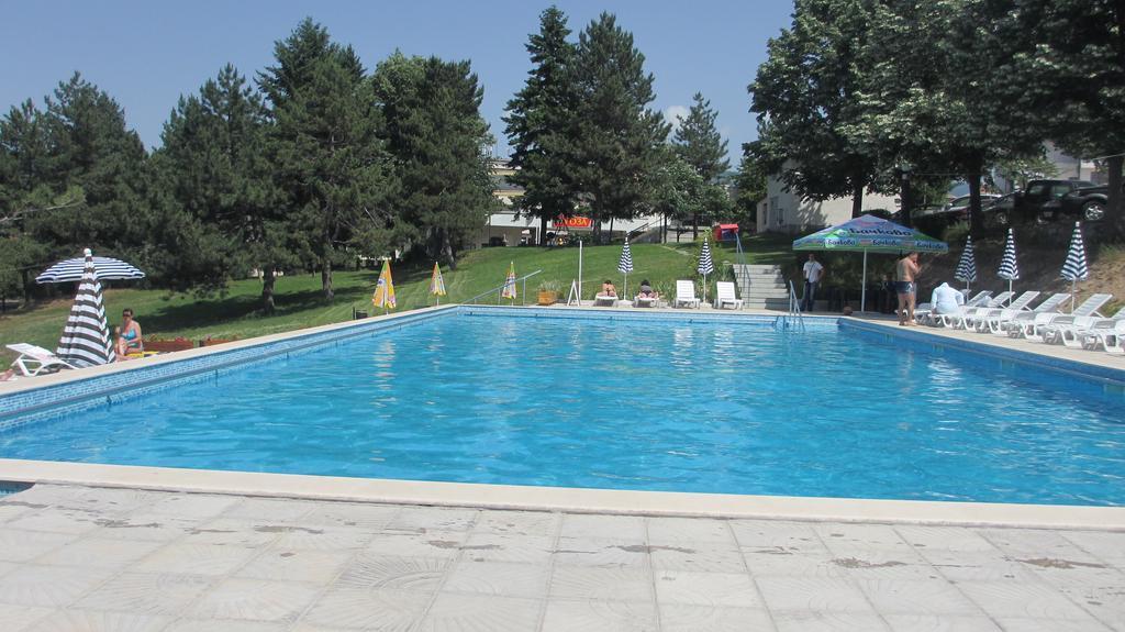 Балнеохотел Роза Strelcha Bagian luar foto