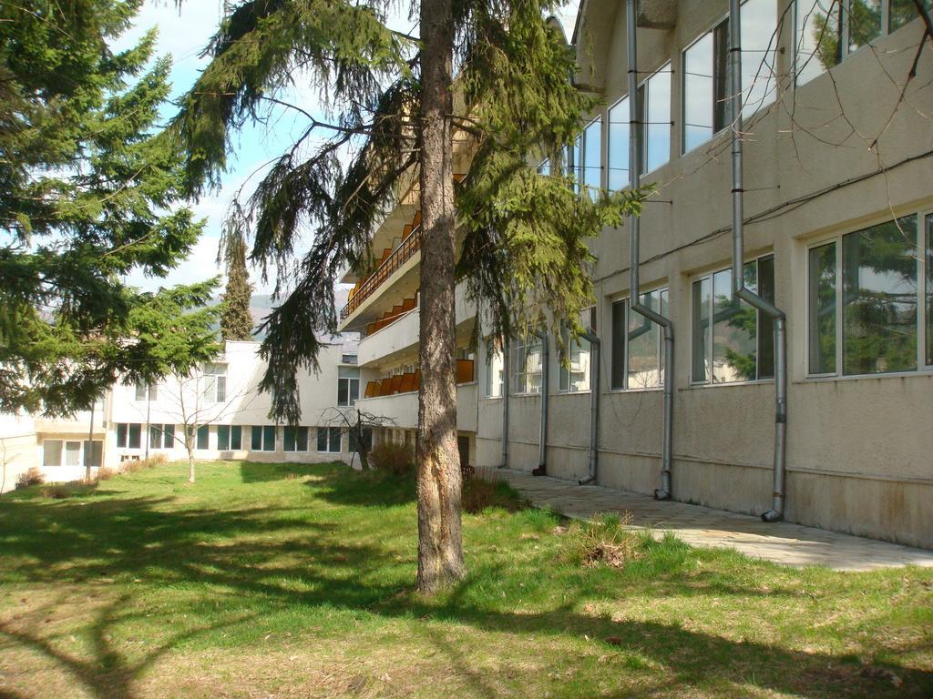 Балнеохотел Роза Strelcha Bagian luar foto