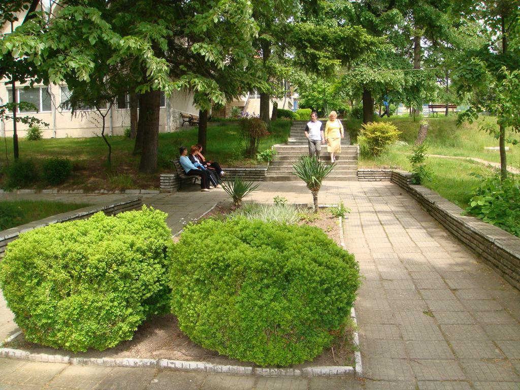 Балнеохотел Роза Strelcha Bagian luar foto