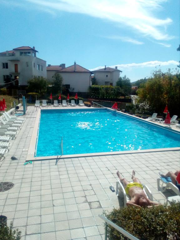 Балнеохотел Роза Strelcha Bagian luar foto